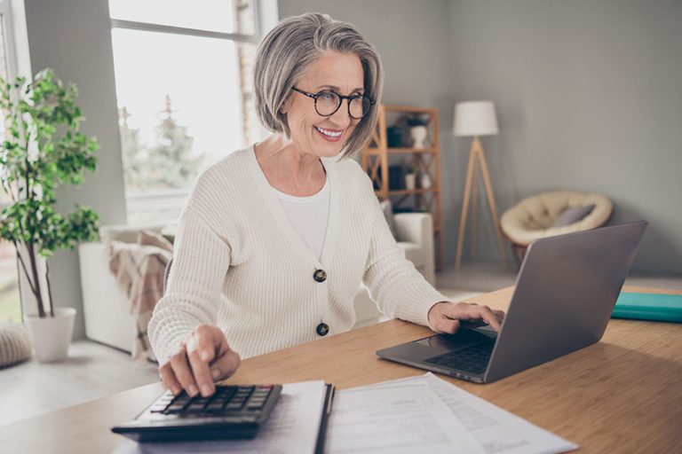 Photo smart adorable elderly lady professional wear white texting documents