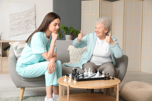 4 Traits That Define Outstanding Assisted Living Activity Directors